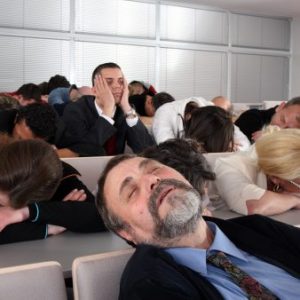 Gente durante una formación nada innovadora.