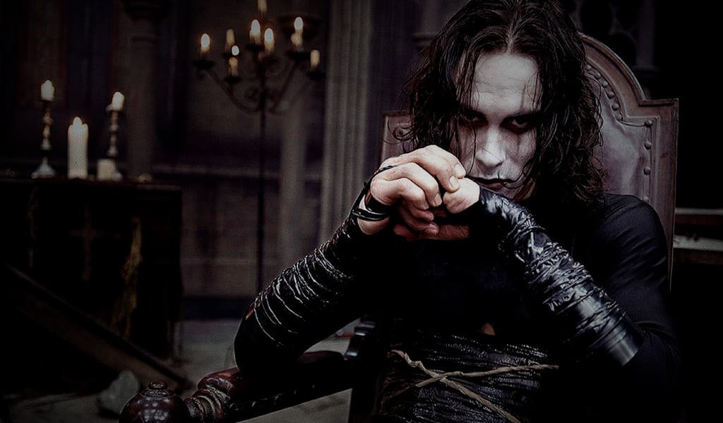 La muerte de Brandon Lee a causa de un disparo en el rodaje de 'El Cuervo'.